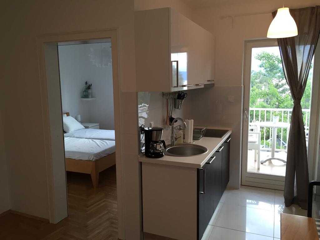 Apartments Papalinna By Moro Malinska Room photo